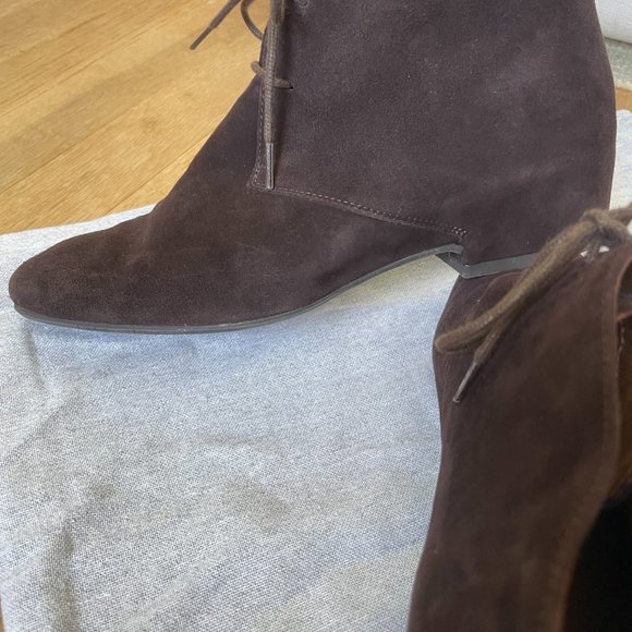 Aquatalia Brown Suede Lace Up Booties Size 7 - Picture 10 of 10